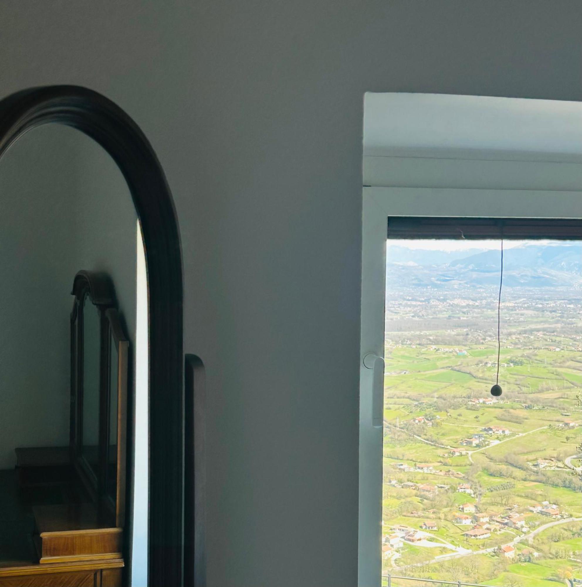 Residenza Il Panorama Della Ciociaria Panzió Castro dei Volsci Kültér fotó
