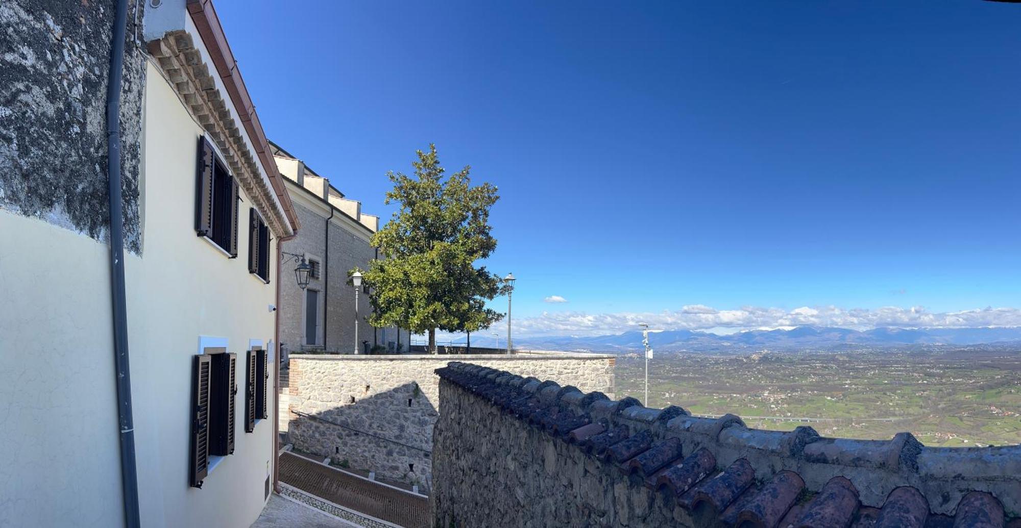 Residenza Il Panorama Della Ciociaria Panzió Castro dei Volsci Kültér fotó