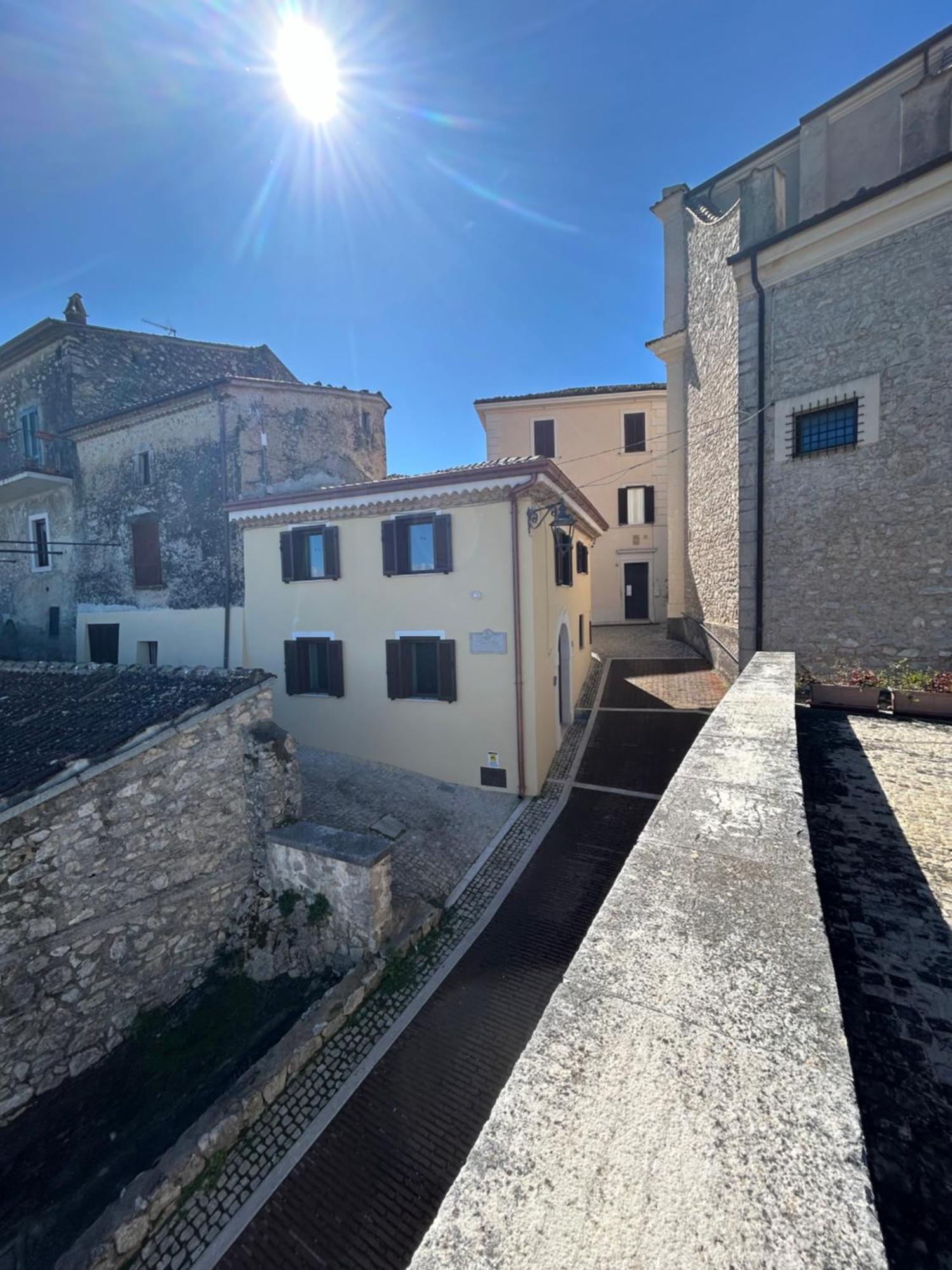 Residenza Il Panorama Della Ciociaria Panzió Castro dei Volsci Kültér fotó